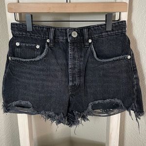 Distressed Black Denim Zara Shorts ✨